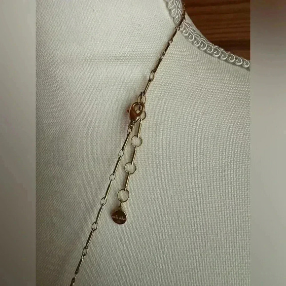 Stella & Dot Retired Rebel Rose Gold Pendant Necklace Gently Pre-Loved​ - Picture 3 of 3